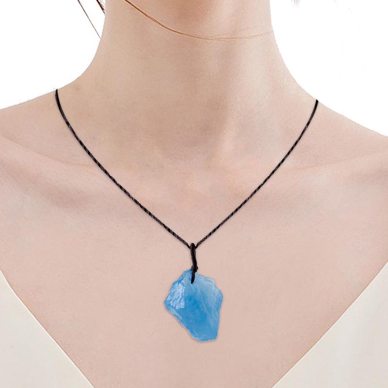 Ожерелье с кулоном из необработанного аквамарина Неправильный кулон из необработанного аквамарина Уникальные украшения для женщин Ручная работа Винтажный стиль Poland