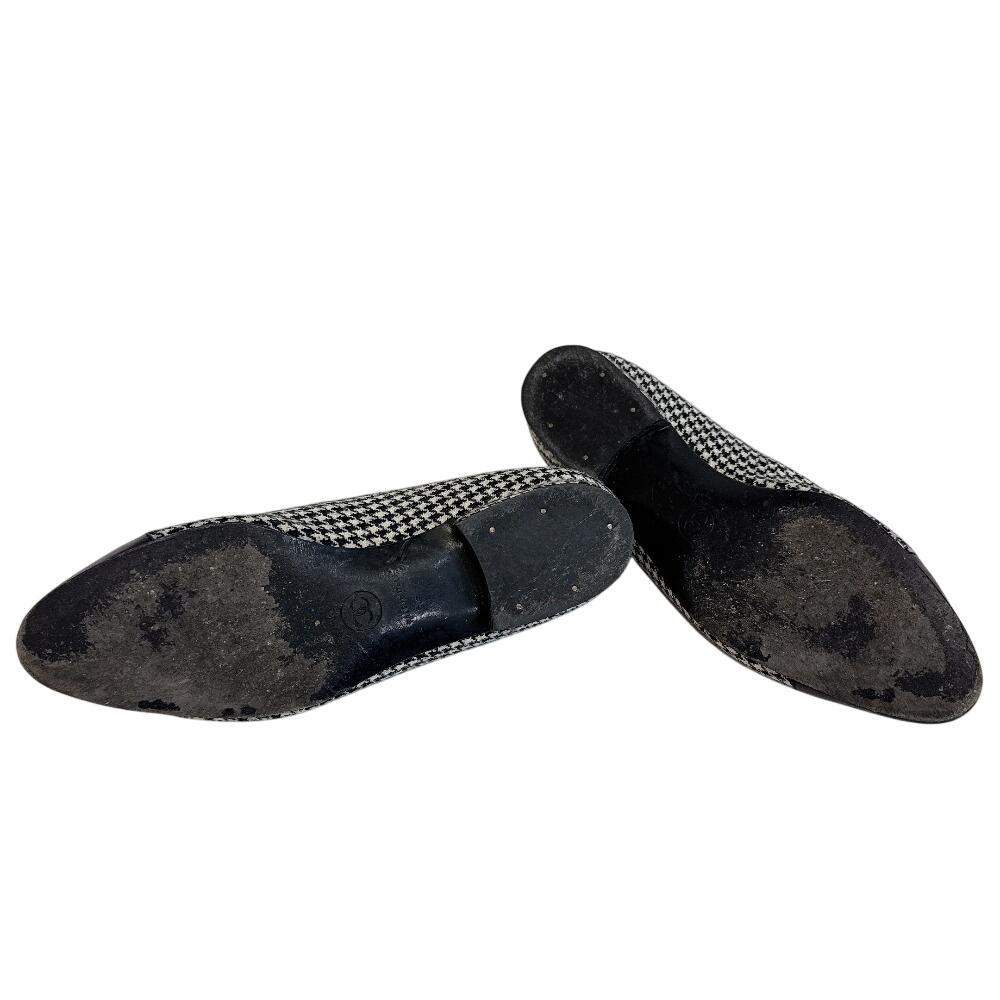 CHANEL Houndstooth pattern leather pumps black leather Used