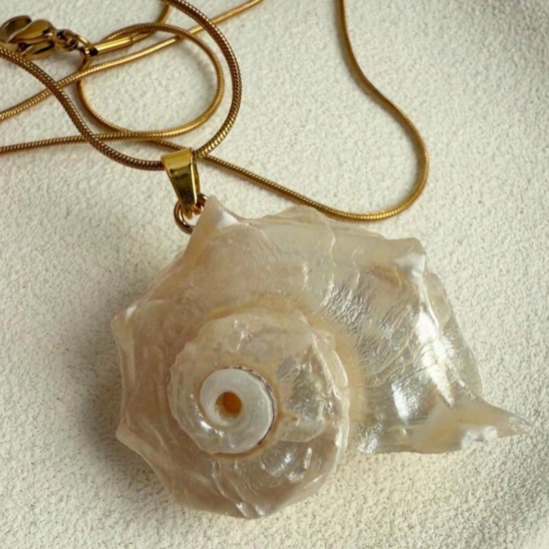 Unique Vintage Natural Conch Shell Pendant Necklace Imitation Pearl Jewelry for Women Girls Streetwear Matching