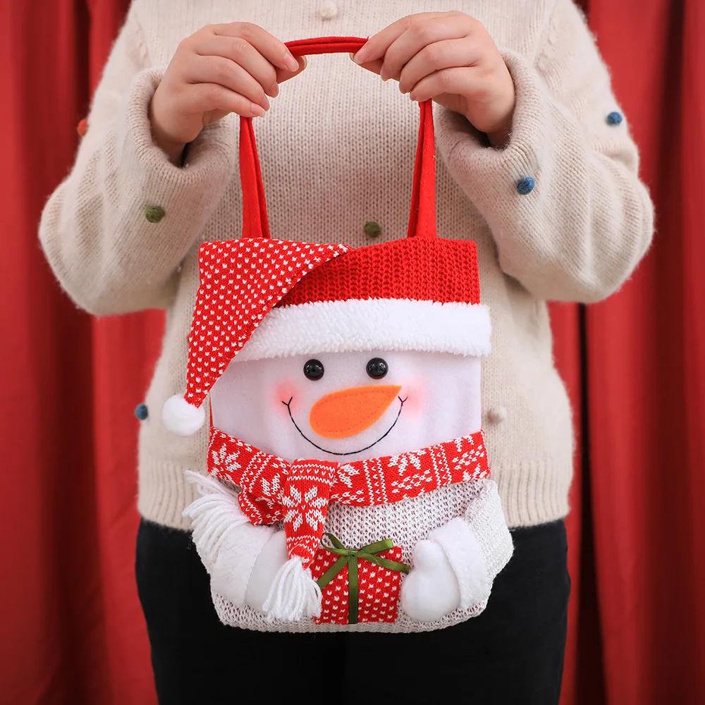 2026Christmas Knit Gift Bag Cute Cartoon Apple Candy Handbag Plush Santa Claus Snowman Elk New Year Christmas Eve Decoration