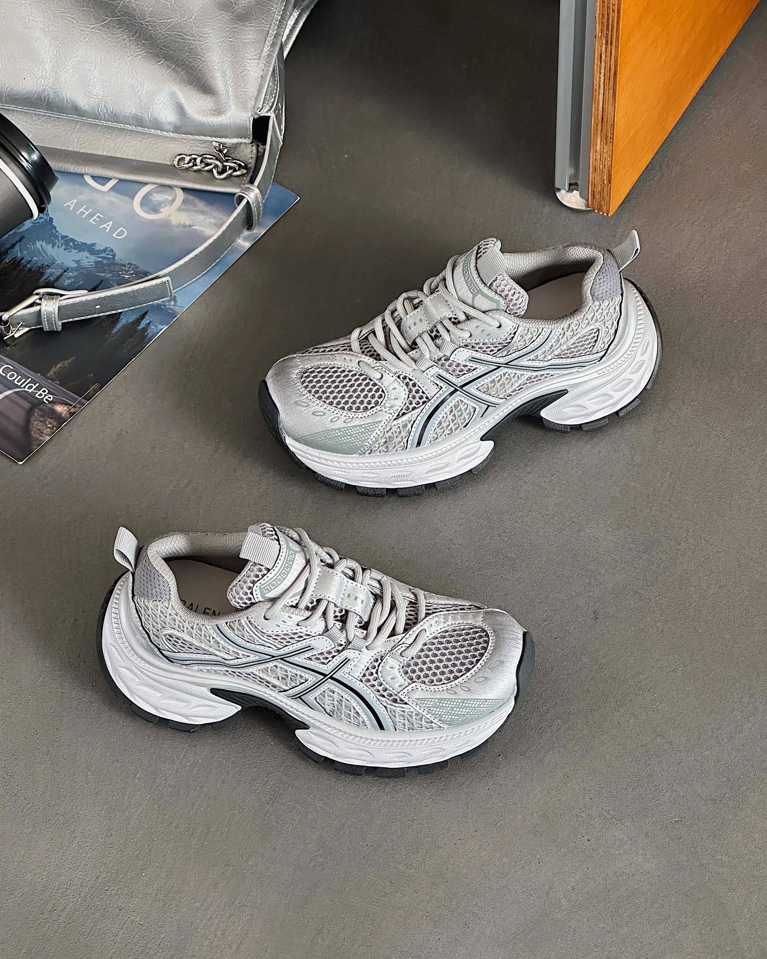 

Сетчатые дышащие кроссовки «папины кроссовки» женские 2025 осень новые на толстой подошве с увеличением роста спортивно-повседневная обувь универсальные кроссовки мода 40 серый