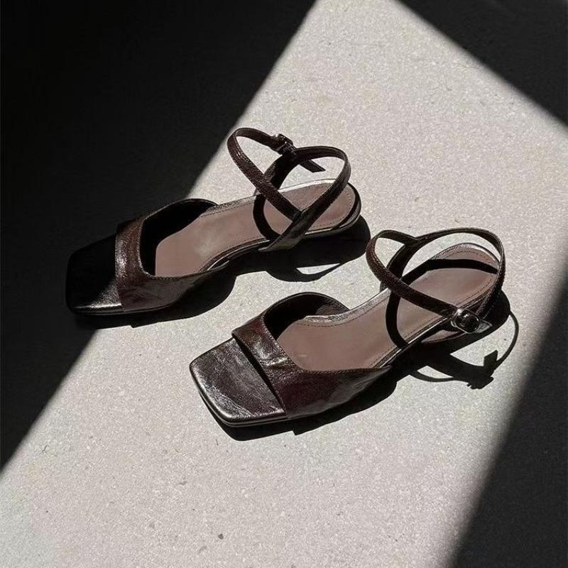 French Retro One-word Buckle Sandals Women's Summer 2025 New Versatile Low-heeled Beautiful Roman Shoes