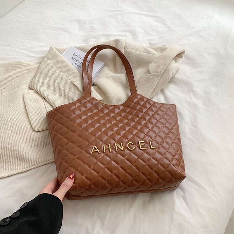 Летняя Новая Мода 2023 Женская Сумка-тоут Уличный Тренд Сумка-шоппер Материал ПУ Сумка на Плечо коричневый