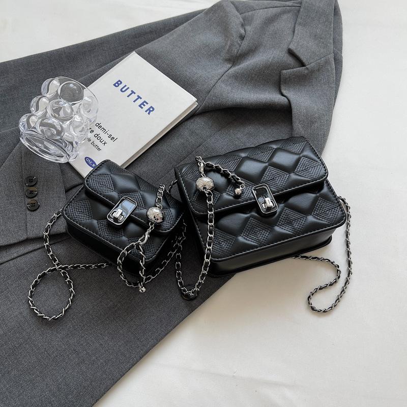 Korean Version of Fashion Small Square Bag Women's 2025 New Foreign Style Simple Diamond Chain Bag Foreign Style Shoulder Bag Trendy Messenger Bag