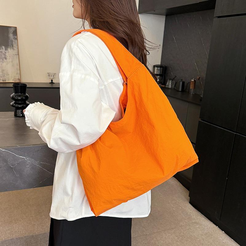 Large Capacity Trendy Shoulder Bag Fashion Casual Solid Color Commuter Underarm Bag Simple Casual Texture Tote Bag