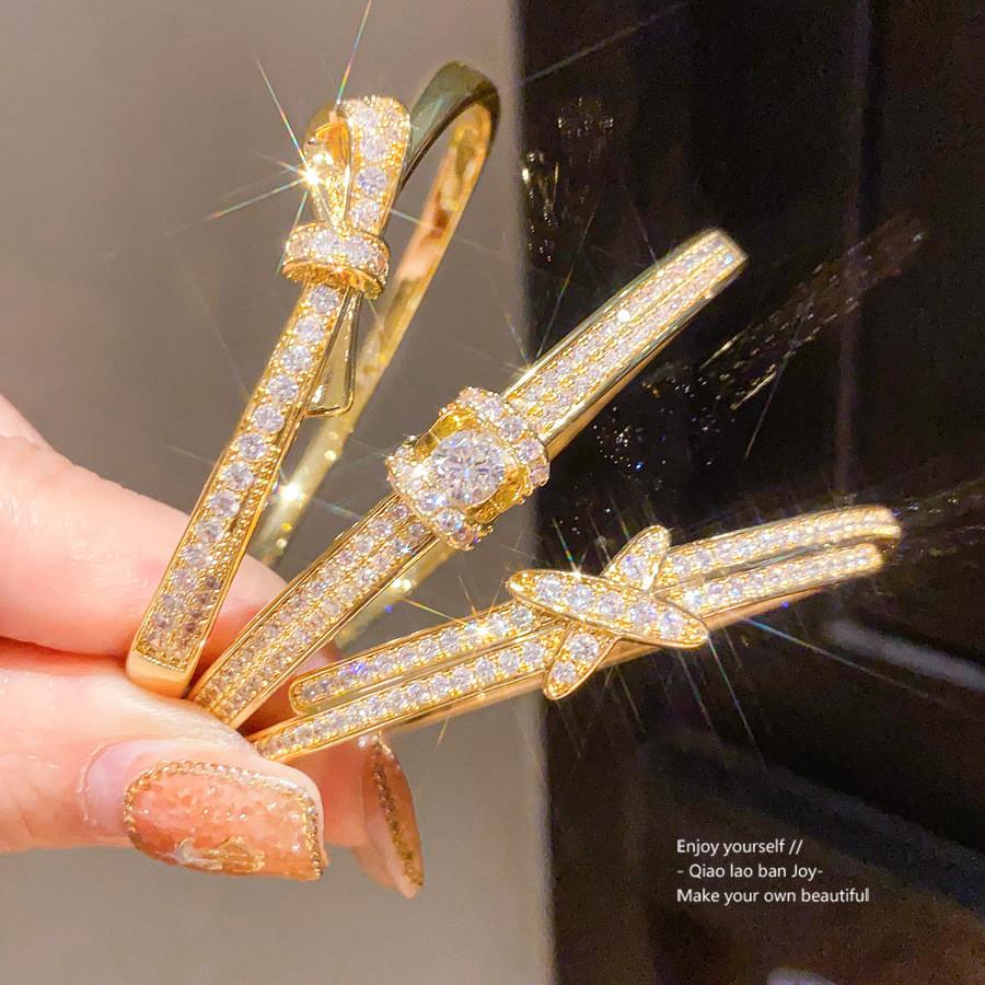 18k Gold Plated Zircon Butterfly Bracelet With Elegant Design For Fashion Enthusiasts