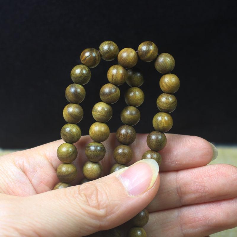 Argentina Green Sandalwood Beaded Bracelet: 8mm Buddhist Rosary for Men & Women