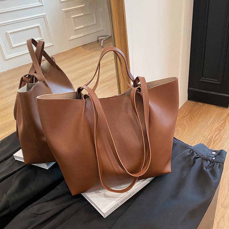 

Новая сумка-тоут популярная сумка на плечо подмышку высококачественная большая вместимость для поездок на работу простая портативная женская сумка коричневый