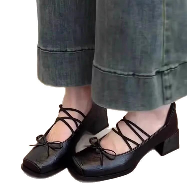 Französische Ballerinas mit dickem Absatz kleine Lederschuhe 2025 neu Schleife leichter Ausschnitt Retro eckige Zehenpartie Mary Jane Schuhe Damen