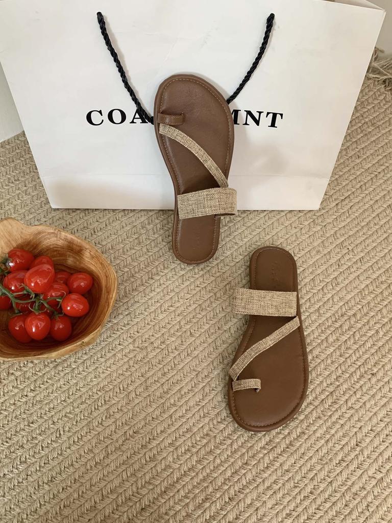 2025 Summer New Retro Flat Slippers Night Breeze Gentle Vacation Beach Cover Toe Cool Slippers