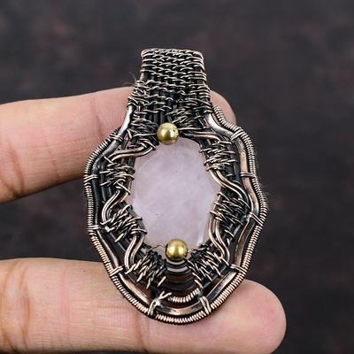 Rosenquarz Anhänger Kupferdraht umwickelter Anhänger Rosenquarz Schmuck Handgefertigter Designer Anhänger Edelstein Kupferschmuck Geschenk für besondere Anlässe