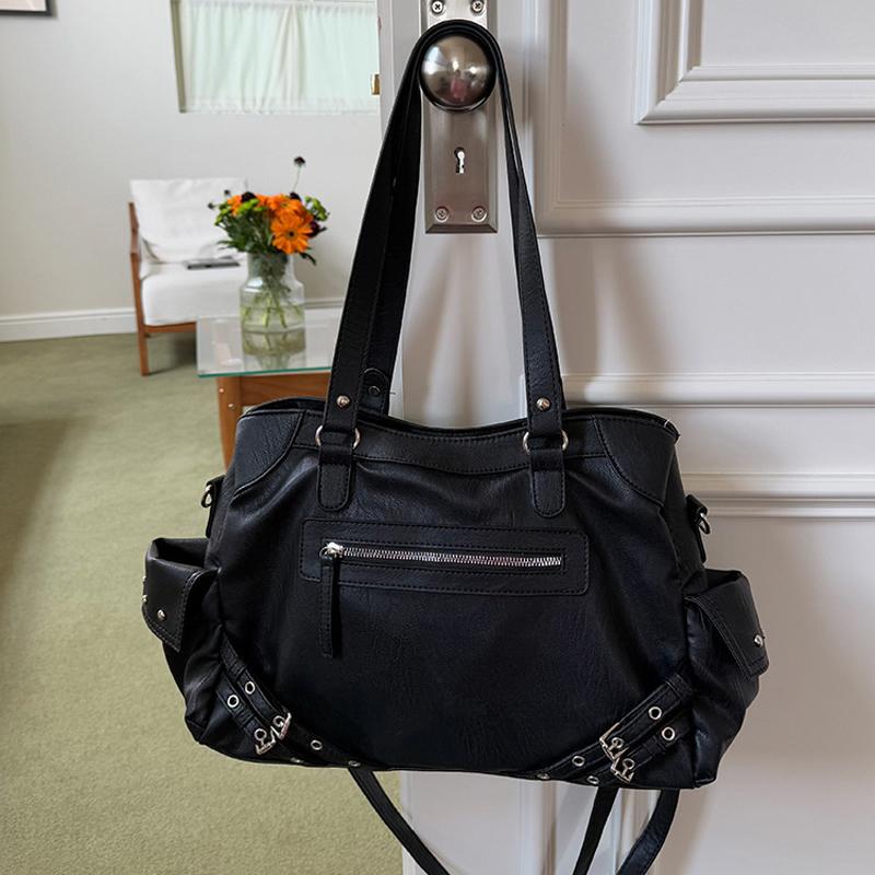 Vintage Women Shoulder Bag PU Leather Rivet Crossbody Bag High Capacity Female Messenger Bags