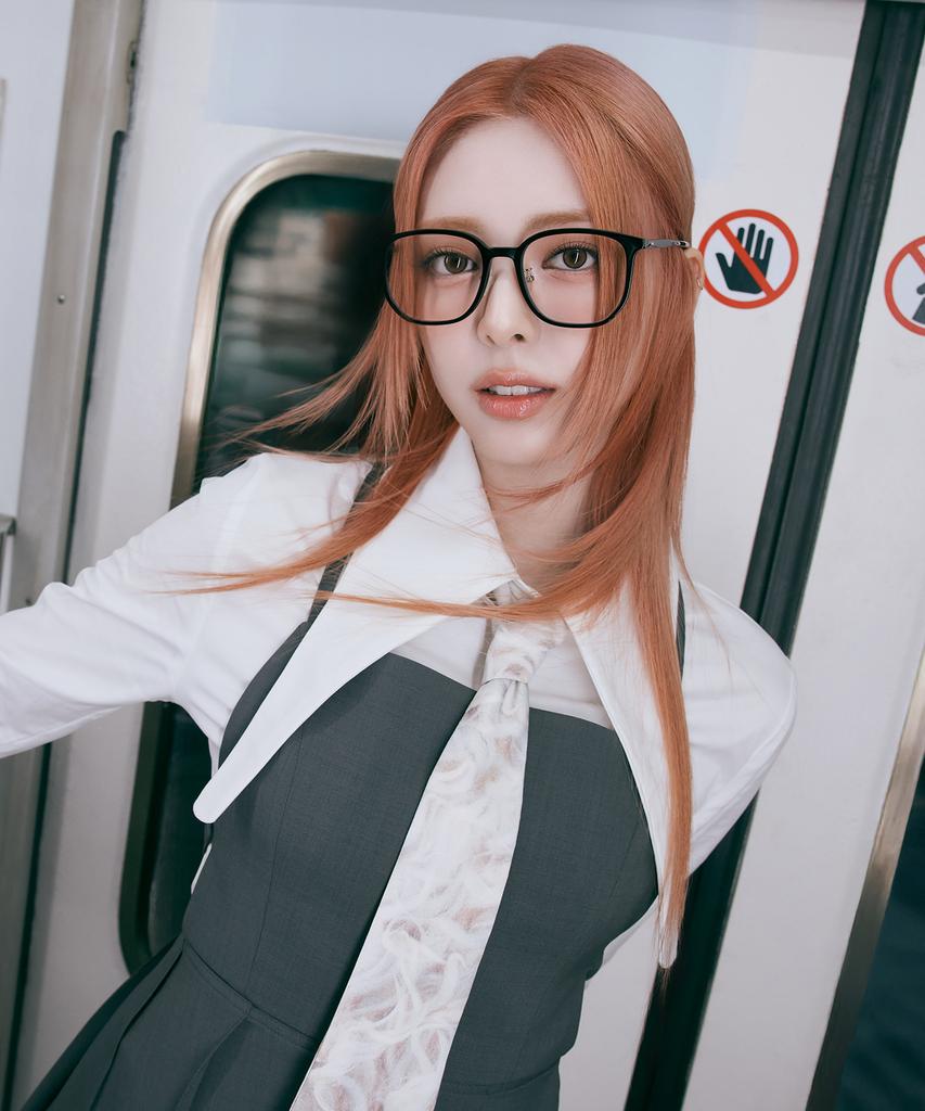 Byumaeb Cube_Oversized Acetate Frame