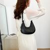 Stylish Casual Shoulder Tote Bag For Women With Chic Design And Versatile Colors