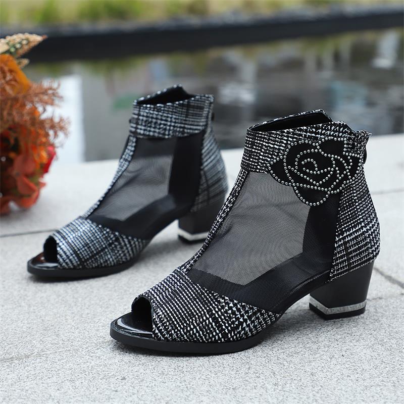 

Мода 2025 Большой размер Сетчатые женские ботильоны с открытым носком Кристальные цветочные На молнии сзади Босоножки-ботильоны Стильные Ретро Летние Современные Массивные каблуки 41 чёрный