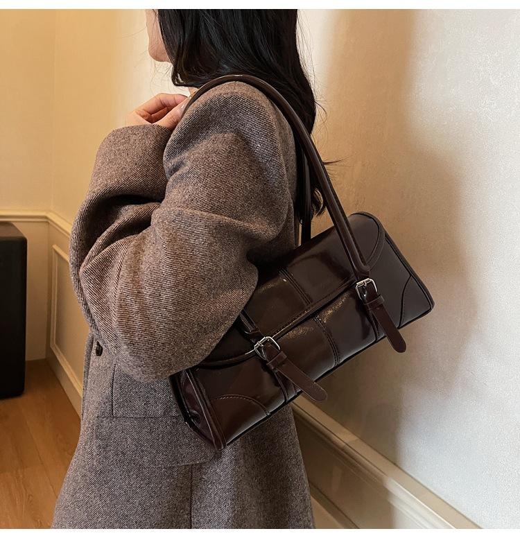 1Pc Oil Wax Leather Underarm Bag Women's High-end Niche Design Shoulder Bag Large Capacity Versatile Long Baguette Commuter Women's Bag