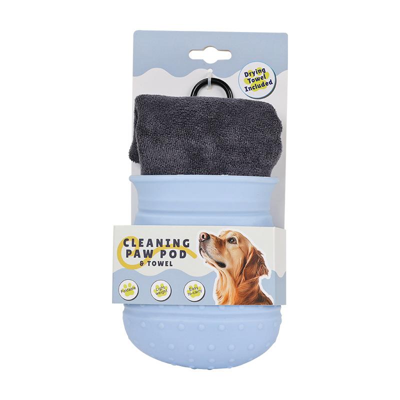 Tragbarer Hundepfotenreinigerbecher mit Mikrofaserhandtuch, Silikon 360° Haustierfußwascher mit Karabiner für Hunde Katzen Outdoor-Reinigung