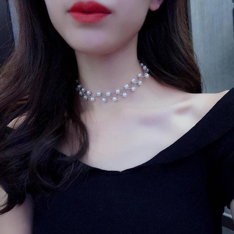 2024 New Arrivals Hot Fashion Black Crystal Necklace Kolye Collier Simple Cross Strand Beaded Chokers Necklaces Women Jewelry