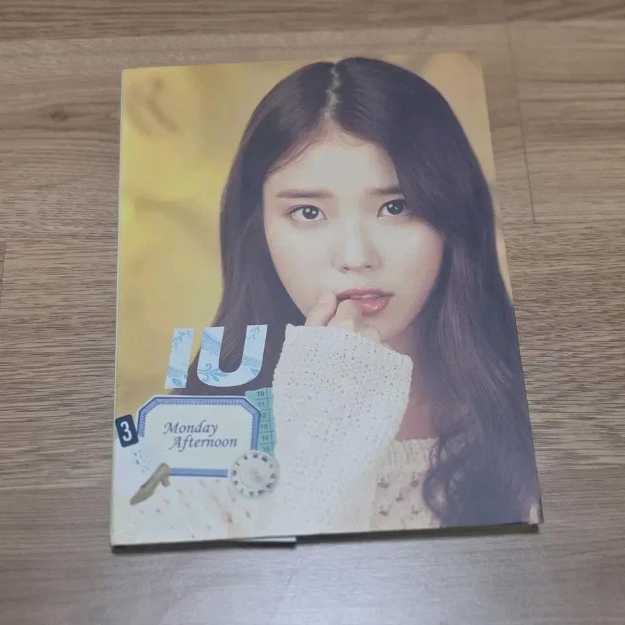 

Iu Sells An Album Released In Japan On Monday Afternoon