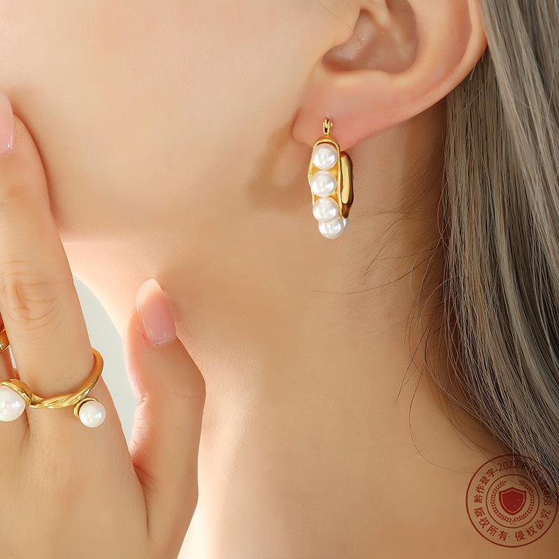 Elegant U-Shaped Ear Cuffs: Versatile Titanium Steel Earrings with Gold Plating and Faux Pearls