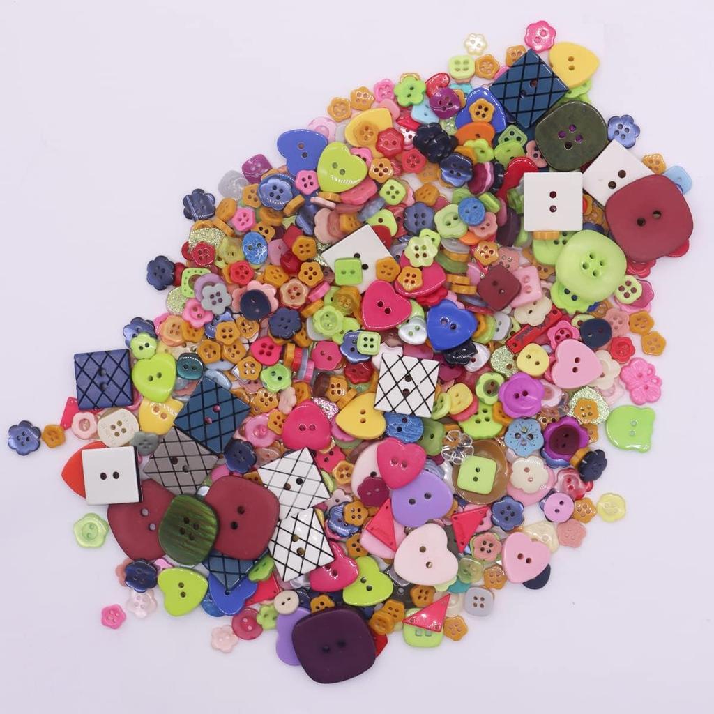 Wepetyo 660 Pcs Resin Buttons Assorted Sizes 2 and 4 Holes Round Craft Buttons for Adult Sewing,Kids Manual Button Painting,DIY Crafts(Rainbow)