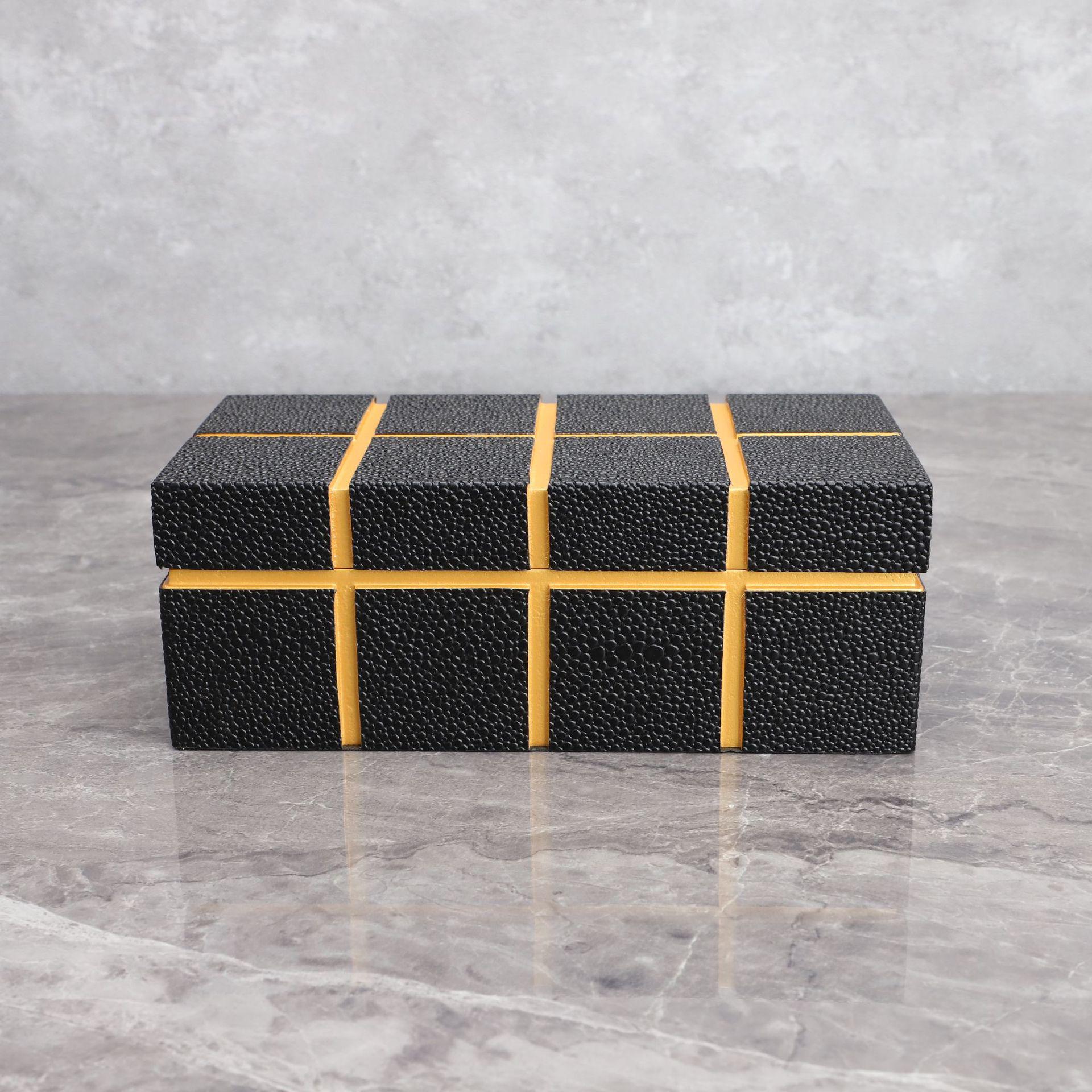 

Современная минималистичная кожаная шкатулка для хранения ювелирных изделий и украшений