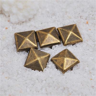 Nieten für Kleidung, Schuhe, Taschen, Accessoires, Punk-Pyramide, quadratische Nieten, DIY-Metallspikes