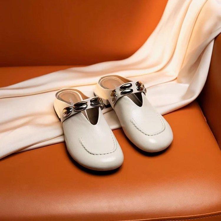 

2025 summer new versatile temperament Baotou Muller Baotou cool slippers women s fashion riveted Mary Jane shoes single shoes 40