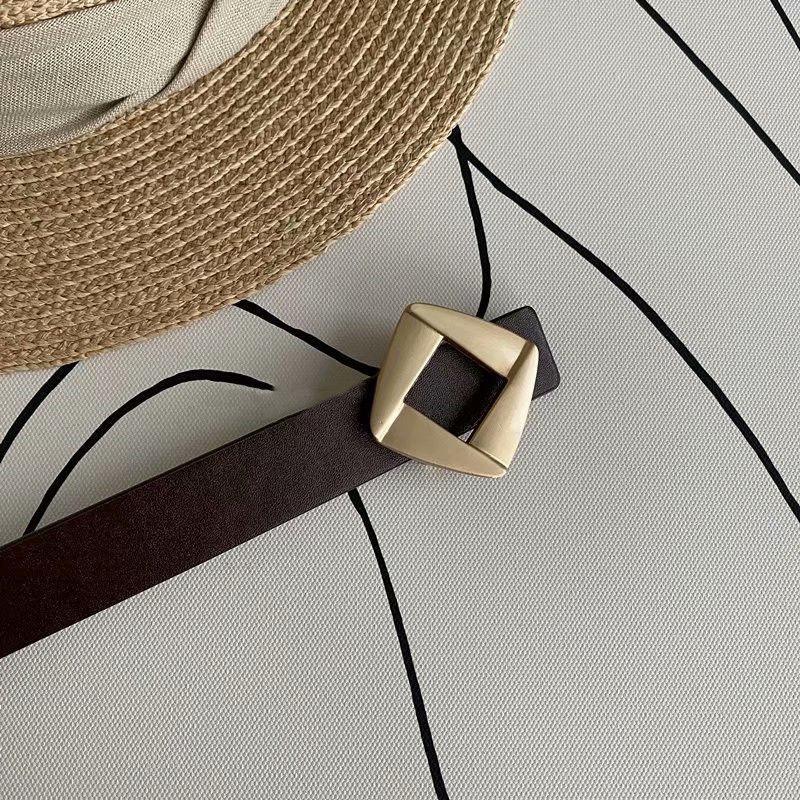 

Стильный корейский женский ПУ ремень 2023 года для джинсов, платьев и костюмов с шикарным дизайном пряжки коричневый