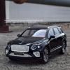 1:24 Bentayga SUV Legierung Luxus Automodell Diecast Metall Spielzeugfahrzeuge Automodell Hohe Simulation Ton und Licht Sammlung Kindergeschenk