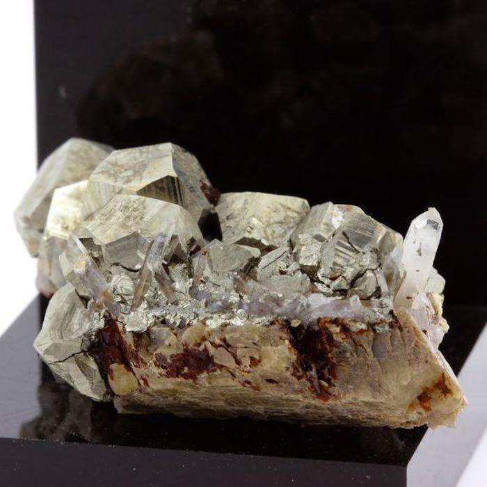 Sidérite, Pyrite, Quartz 164.5 carats