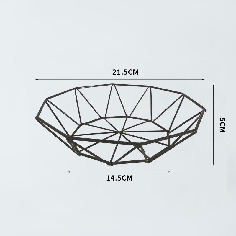 

Поднос с фруктами и закусками в скандинавском стиле для празднования весеннего праздника
