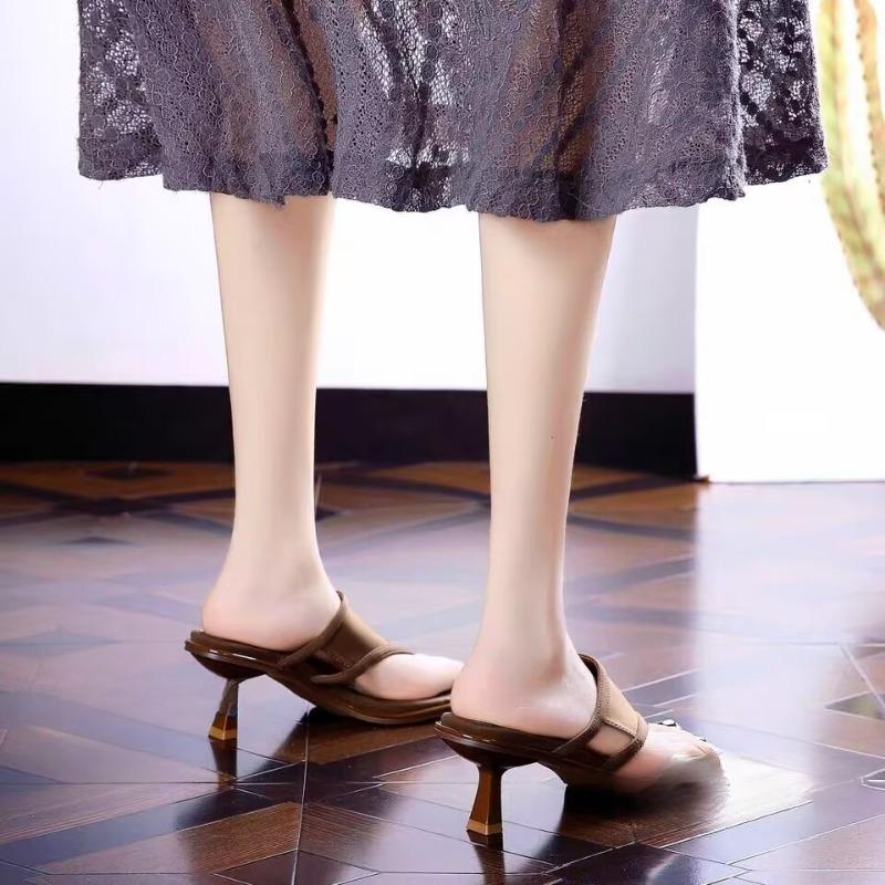 Outside Toe Flip-flops Women's Summer New Square Head Not Tired Feet Lazy People Non-slip Wear-resistant High Heel Cool Mopping