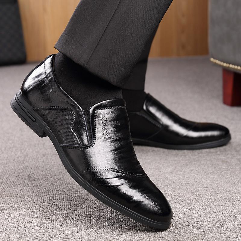 2025 New Designer Leather Shoes for Men Solid Color Fashion Casual Pointed Wedding Shoes Male Spring Autumn Dress Shoe Man