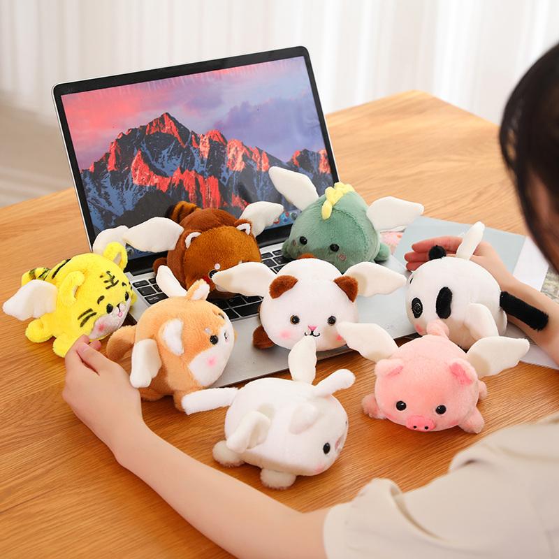 12cm Kawaii Plyšové hračky kočka, pes, dinosaurus, mýval, které vrtí ocasem zatažením za provázek bez použití baterií