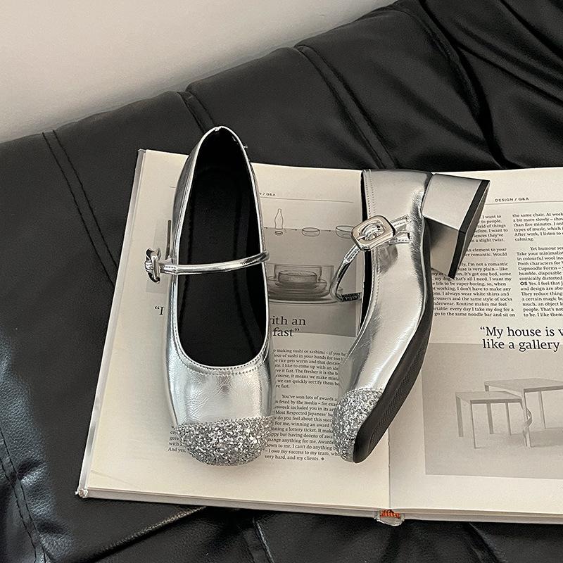 

Стразы Французский толстый каблук Высокие каблуки женские весна и лето ретро юбка чувство высокого класса пряжка на одном слове высокий каблук туфли Мэри Джейн 34