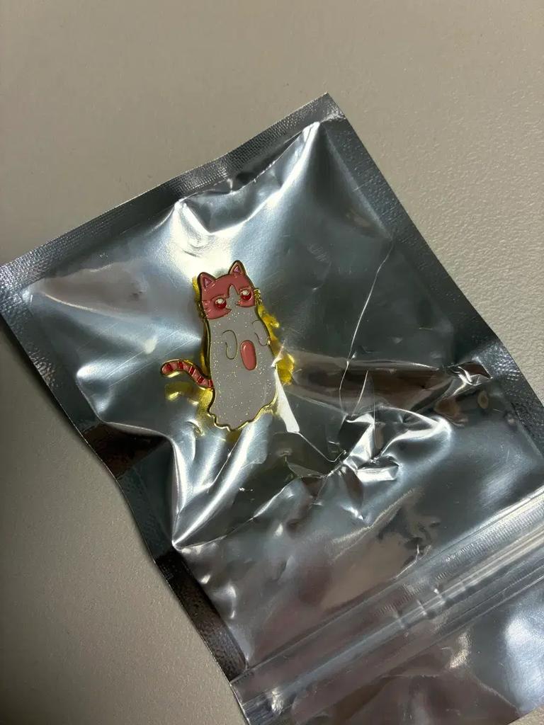 ZUTOMAYO Zutomayo Juntomayo Gacha Shoga Show Badge