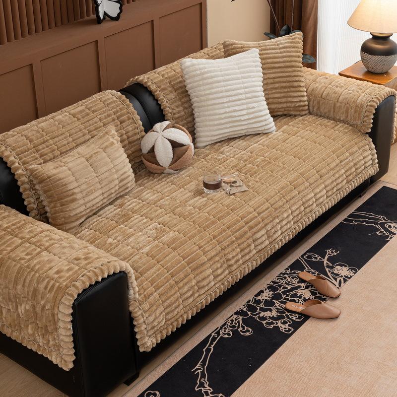 

High gram weight rabbit velvet sofa cushion, thickened plush seat cushion in winter, non-slip leather sofa cover, new cover in autumn and winter 70*70cm