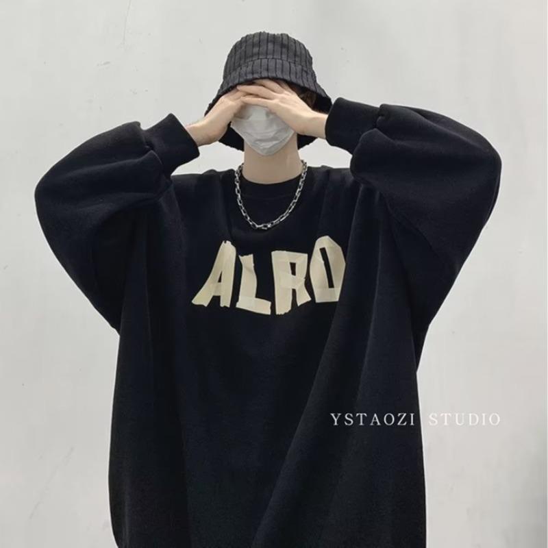 Men's Trendy Spring & Fall Crew Neck Sweatshirt - Hong Kong Style Loose Fit, Versatile, High Street Fashion.