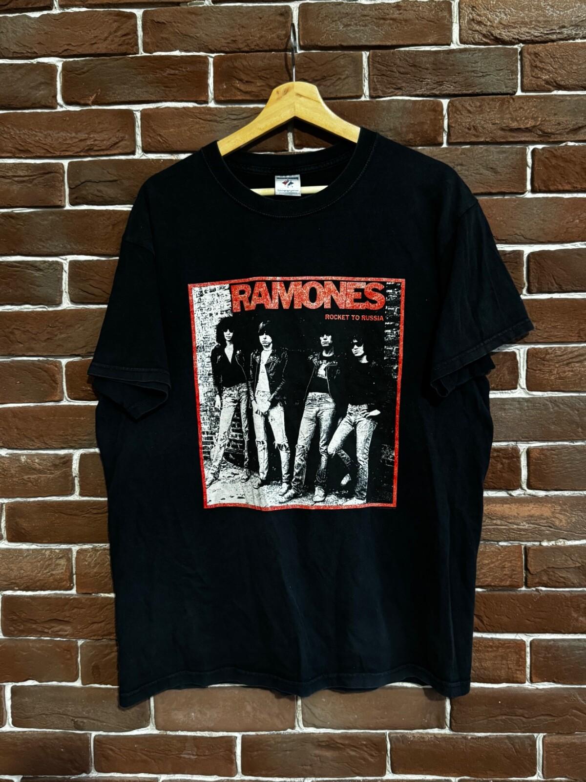 Vintage Y2k Ramones Band Rock Tee Washed Rocket To Russia L Black Unisex T-Shirt S