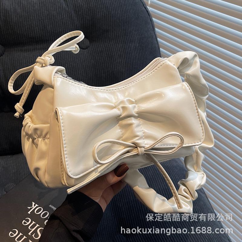 Niche pleated underarm bag women's 2025 new trendy and fashionable red shoulder bag high-end versatile messenger bag