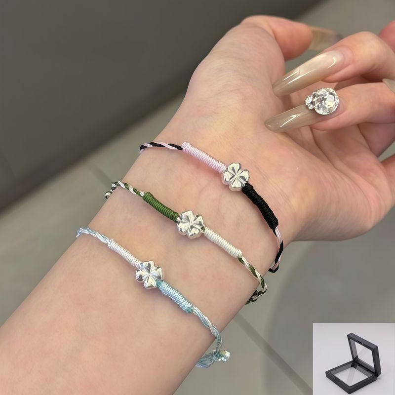 

Весна, Лето и Осень 2025 Новый Счастливый Четырехлистный Клевер Ремешок для Ношения Женский Нишевый Дизайн Высококачественный Плетеный Браслет для Подруги 3 Pack (black powder + Blue + Green) gift box