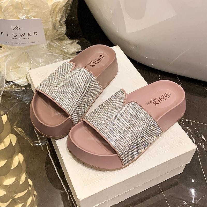 2025 summer new Korean version of fashion and leisure one-word drag rhinestone muffin thick-bottomed beach one-foot cool slippers