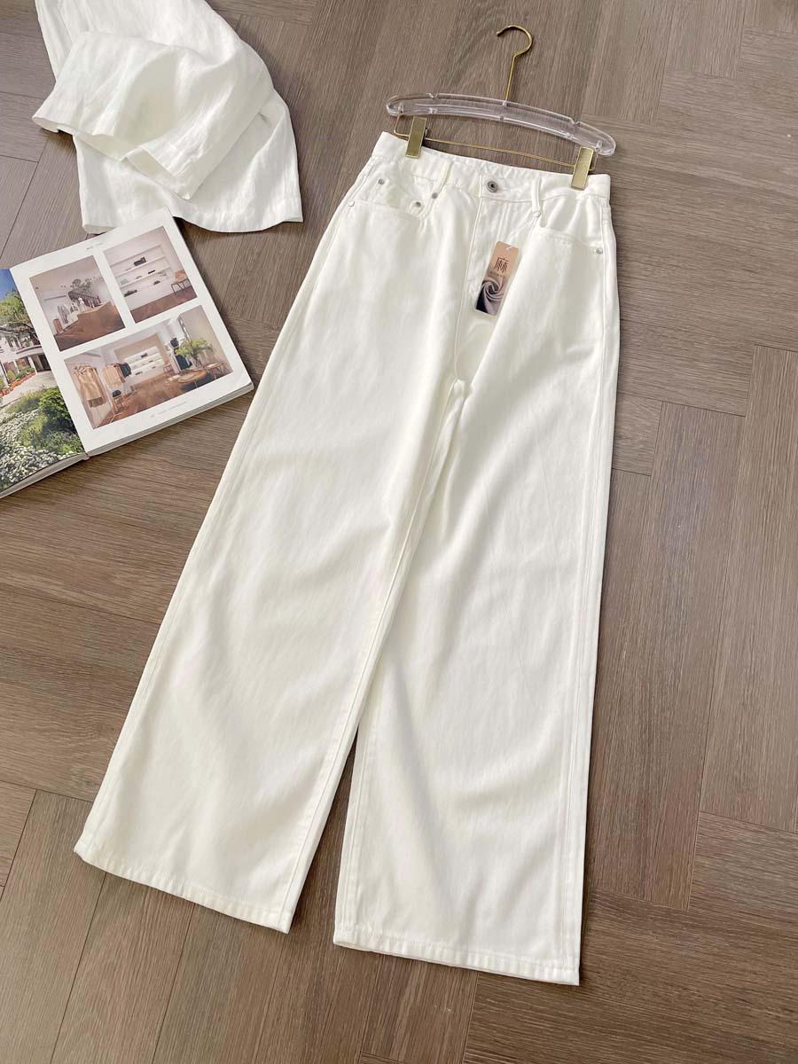 

B/C Hemp Wide-Leg Jeans: Straight-leg design elongates and slims. A must-have for a taller, slimmer look! Size 25 белый