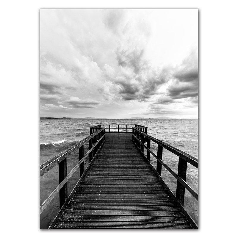 Träbro Landskap Flicka Fåglar Svart Vit Konstaffisch Träd Skog Surf Natur Bildtryck Skandinavisk väggdekor HD0134