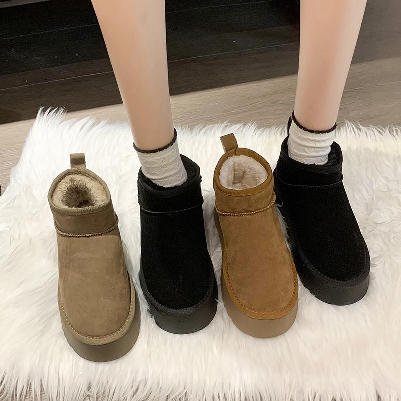 Модные новые повседневные удобные женские ботинки зимние теплые короткие плюшевые 2024 — фото 7
