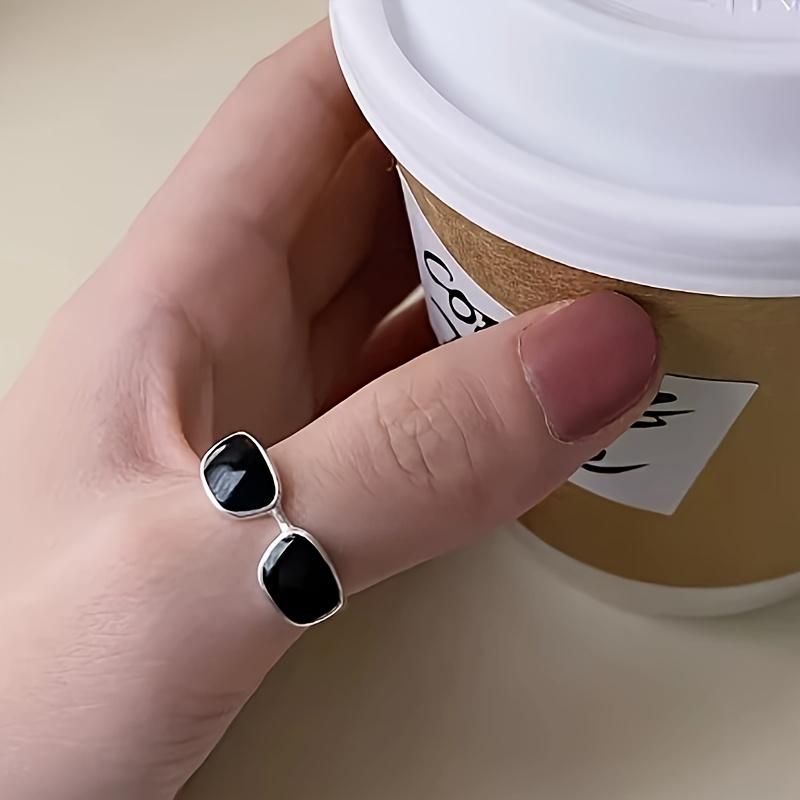 1 Stück Sonnenbrillenring Damen Mini-Brille Zeigefingerring Mode Persönlichkeit Kalter Wind Schwarzes Epoxid Offener Ring
