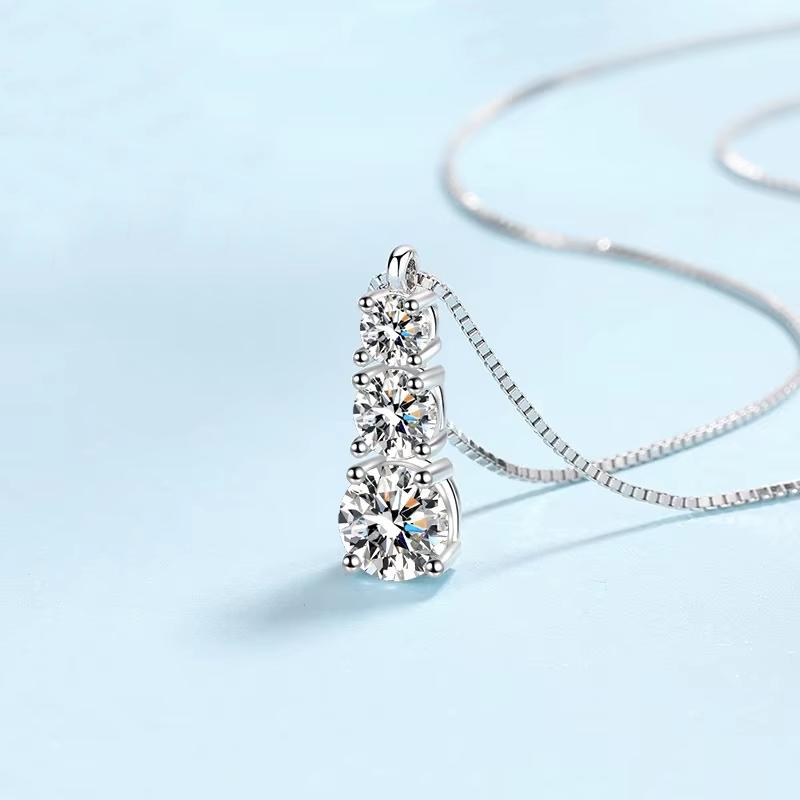 Girl Valentine's Day White Gold Women Wedding Necklaces 1.8CT Moissanite Diamond Pendant Platinum Wife Birthday Gift