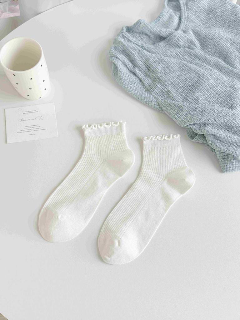 Mulberry Silk Women's Mid-Calf Thin Mesh Lace Stockings for Summer – Seamless Pair with Small Leather Shoes.