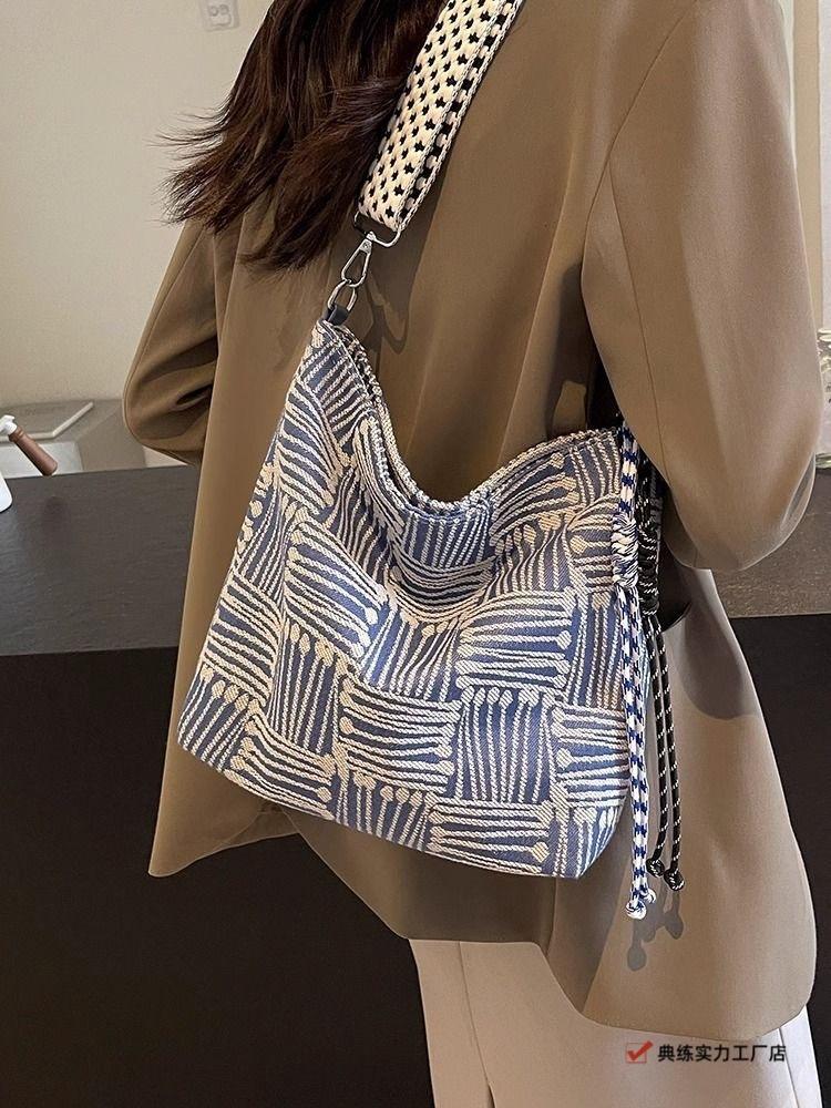 Korean cloth bag new women's large-capacity high-end wide shoulder strap single shoulder messenger bag niche autumn and winter canvas bag